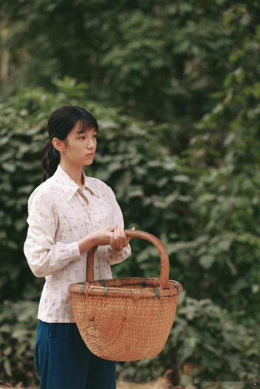 周也新剧事业爱情双丰收你好1983短剧的爽感长剧的质感 周也新剧《你好1983》