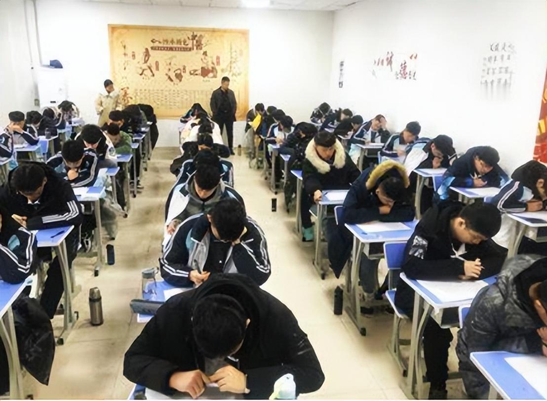 毕业后才明白，在本省上大学和在外省上大学的差距有多大，真是一步错步步错啊！
 
