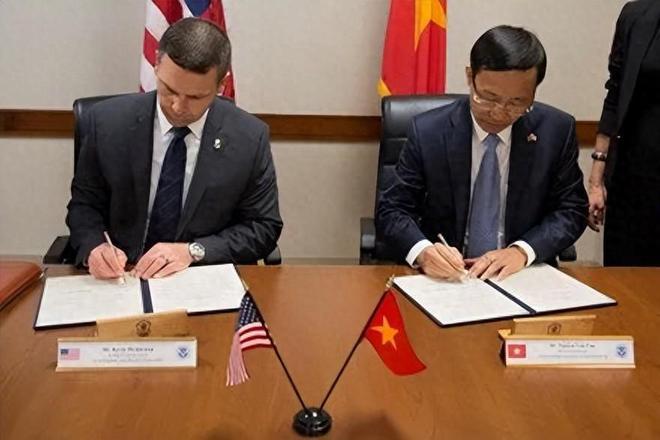 突发！越南让步了，美国和越南在7月2日正式地达成合作，越南以美国商品自由出入越南