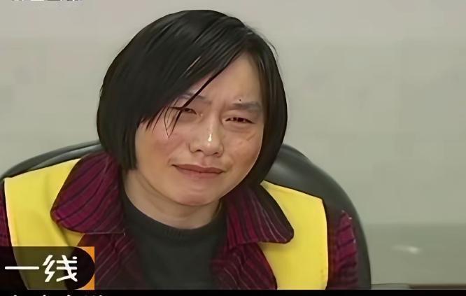 男子趁同小区一少妇丈夫不在家，偷偷溜进对方家里，之后强行发生不正关系，为了脸面，