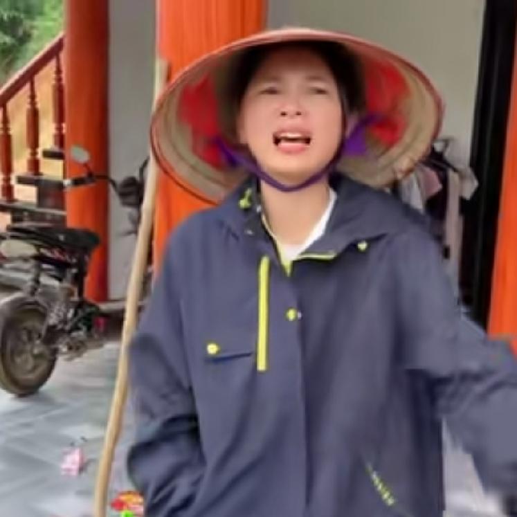 小潘和小秋在越南给小叔盖房子，是把工程包出去的，这个包工头不听小潘的，小潘说什么