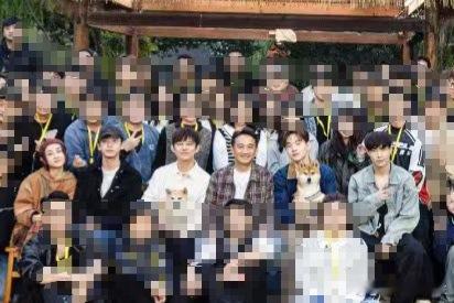 向往的生活 一家六口同框，黄磊、何炅、刘宪华、彭昱畅、张子枫、张艺兴，终于聚齐了