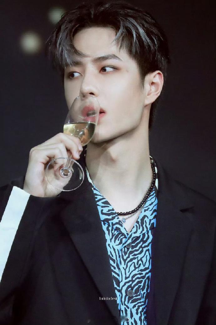 王一博  · 向全世界安利王一博 一起干杯🍻 · 王一博的考古日常 ​​​