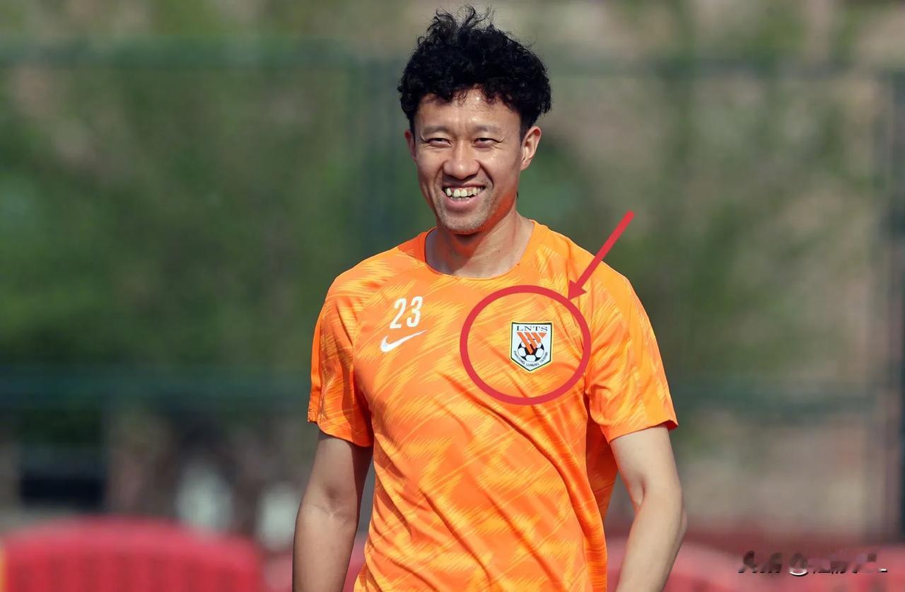 一张图片引热议！风波停息，泰山队恢复正常训练。
  但总有些见不得泰山队好的就是