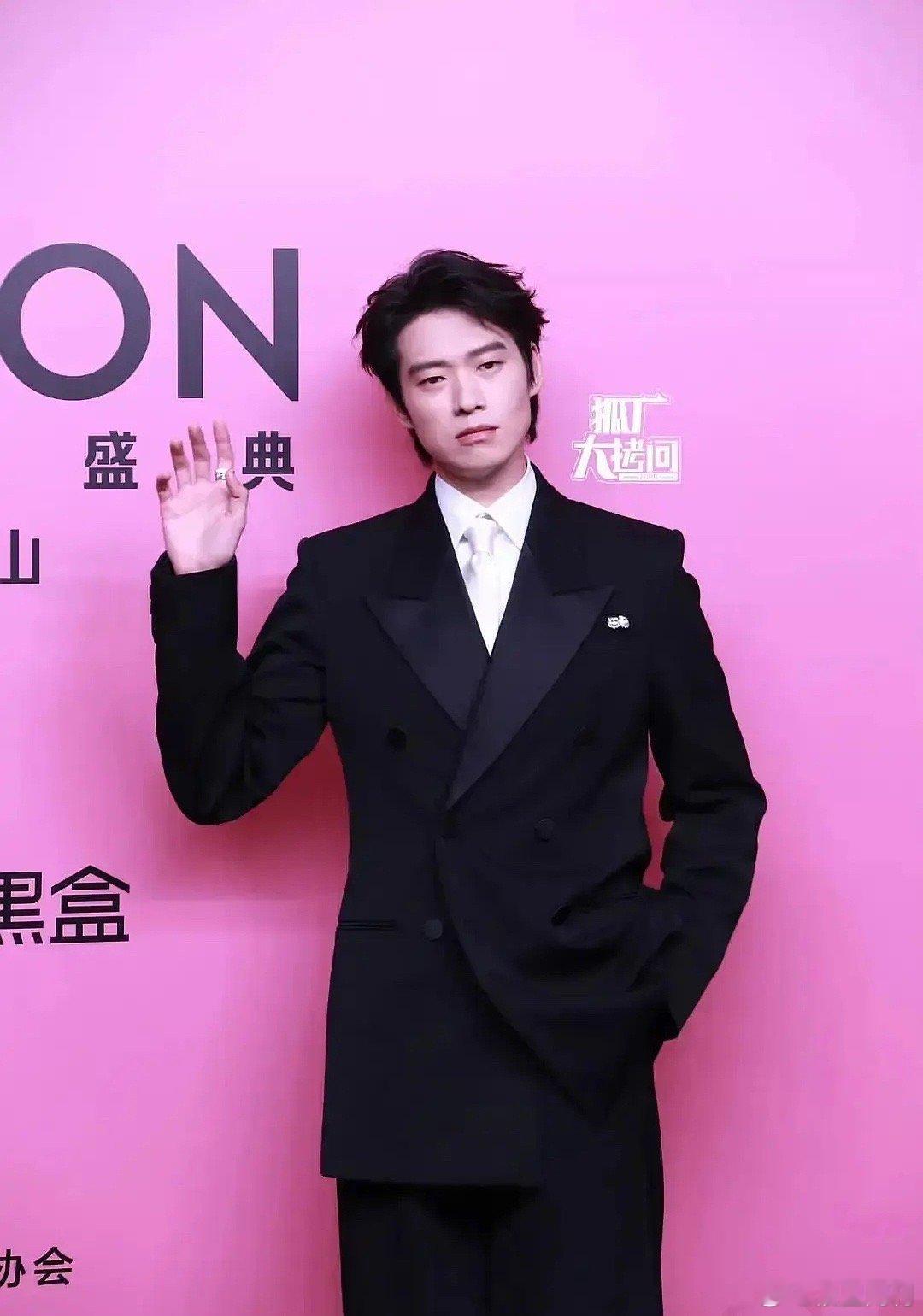 魏大勋这张脸，这次真的…能🔥也是很励志了 ​​​