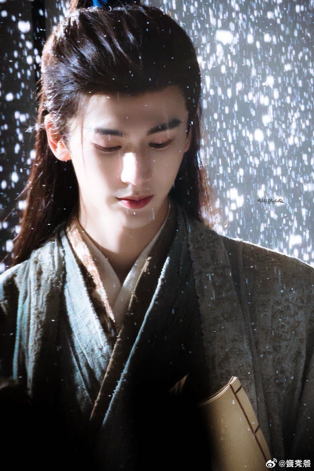 张凌赫解读演员天赋《入戏》专访好真诚，张凌赫说每个角色都带给他成长，演谢征时还爱