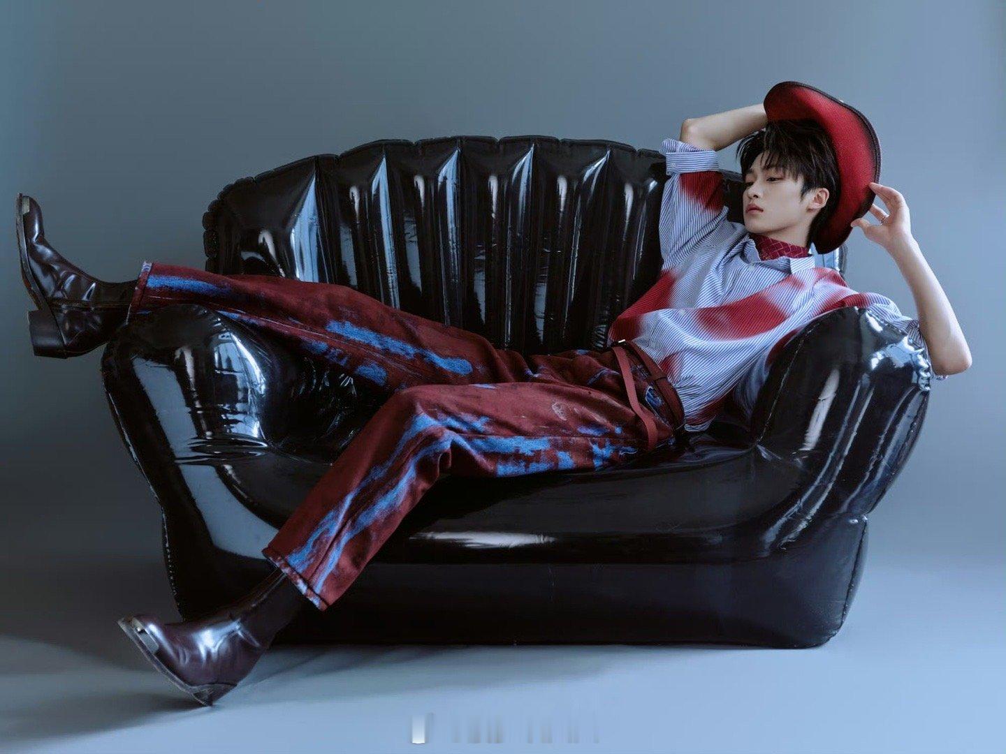 梓渝18G冲浪名不虚传 粉丝：拍到不到梓渝，要扣电池[抓狂]梓渝：不会有机会把我