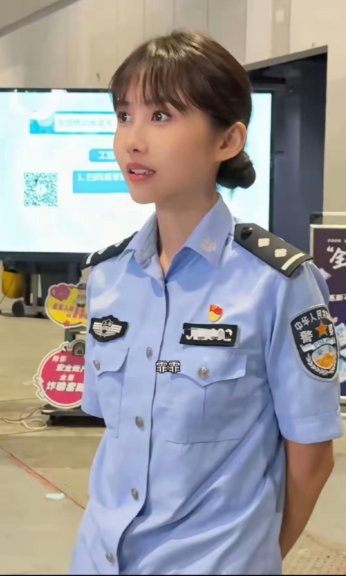 这是P的吧，也一半像邱淑贞，一半像黎姿
