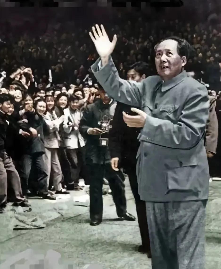 毛主席：“世界上没有不拿实力而拿撒谎可以维系人心的。”