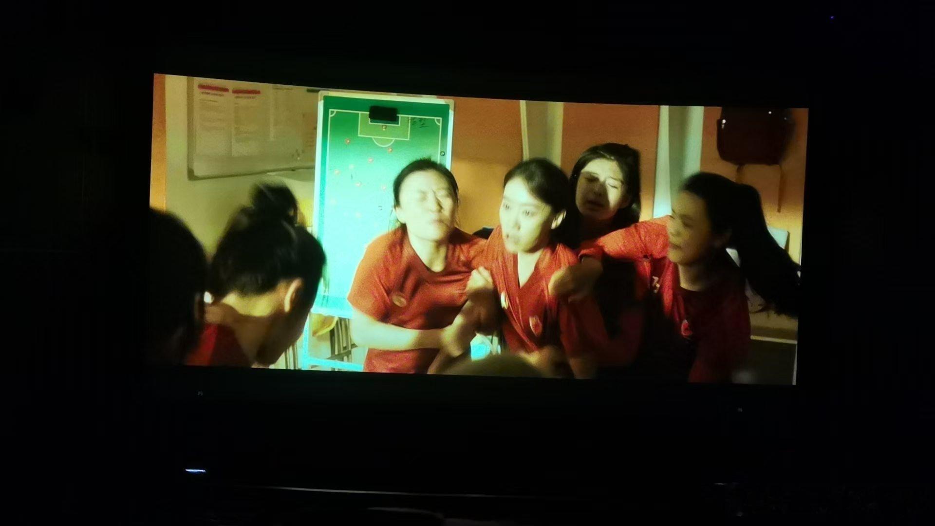 家里两个小孩子去看《功夫女友》，给出的评价是很好看，很搞笑