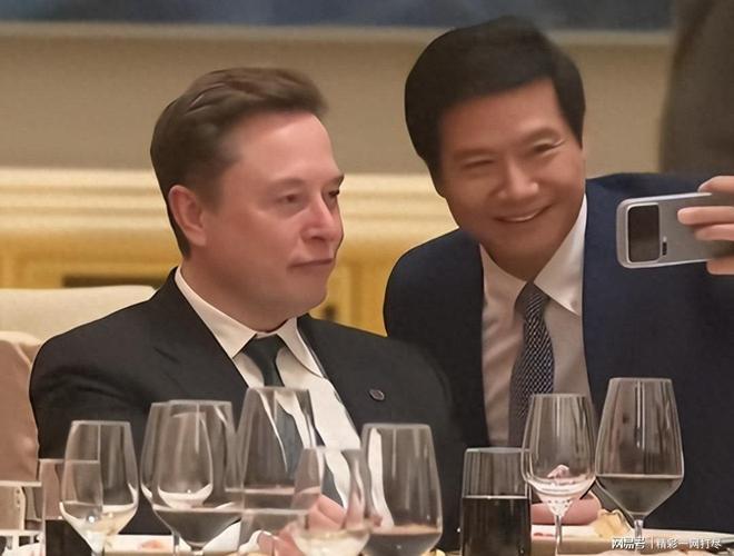 马斯克返美力赞中国基建爆火，特朗普访华后异常沉默引热议
 
2026年5月中旬，