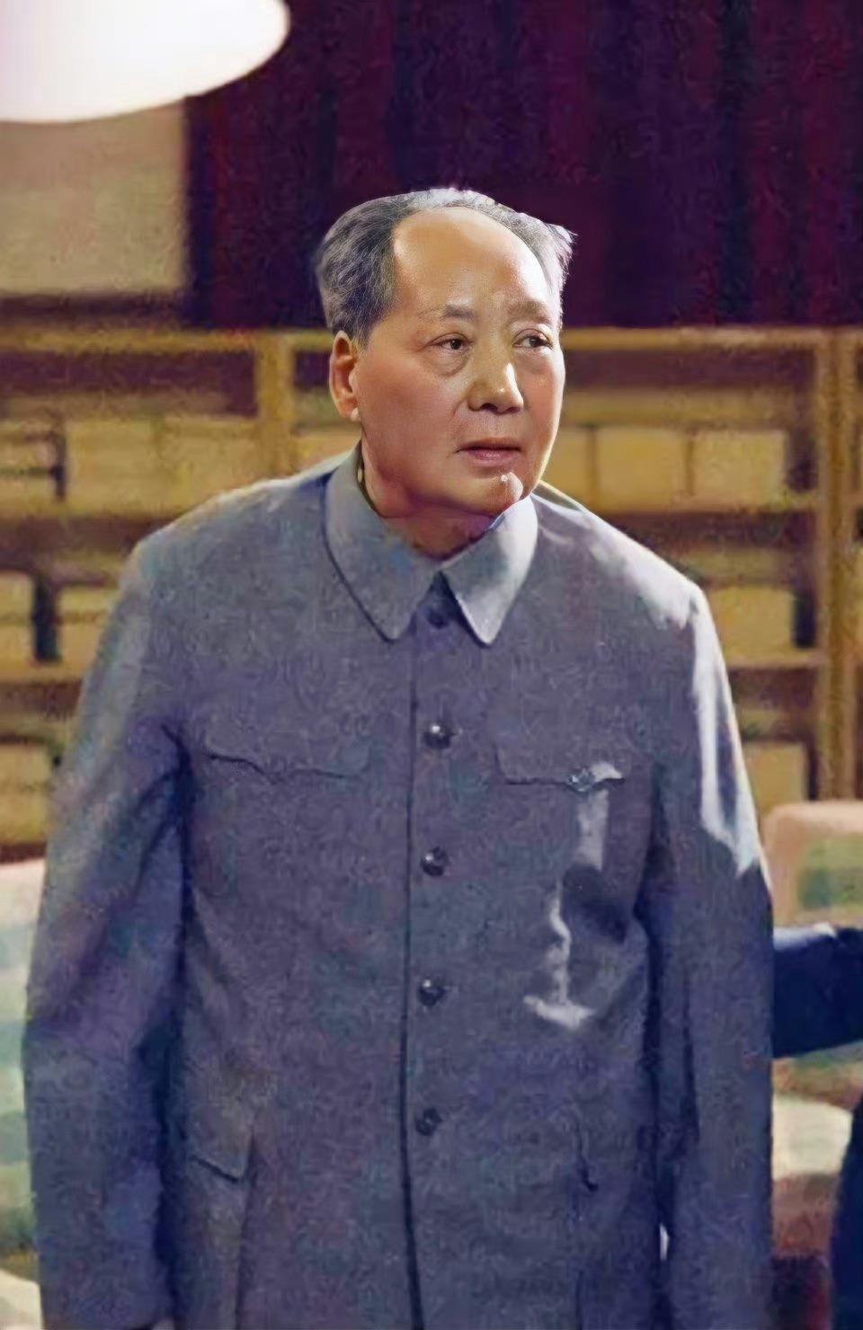 一：切忌，他老人家不论干什么事都没有私心。二：我本人从来不过所谓的教师节。应该尽