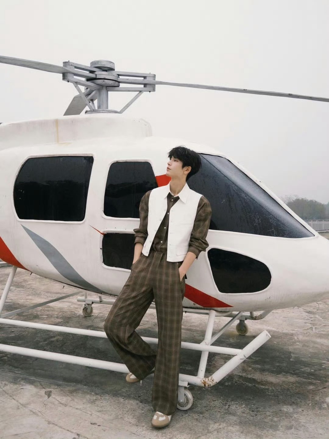 张凌赫 ins 营业造型大片 📸 风格大赏