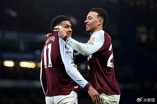 阿斯顿维拉vs埃弗顿 维拉主场11连胜，但埃弗顿最近客场战绩不错，5个客场赢了3