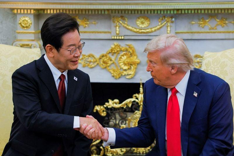 韩国这次到底会不会往霍尔木兹海峡派兵，现在还不能把话说死。青瓦台已经否认政府作出
