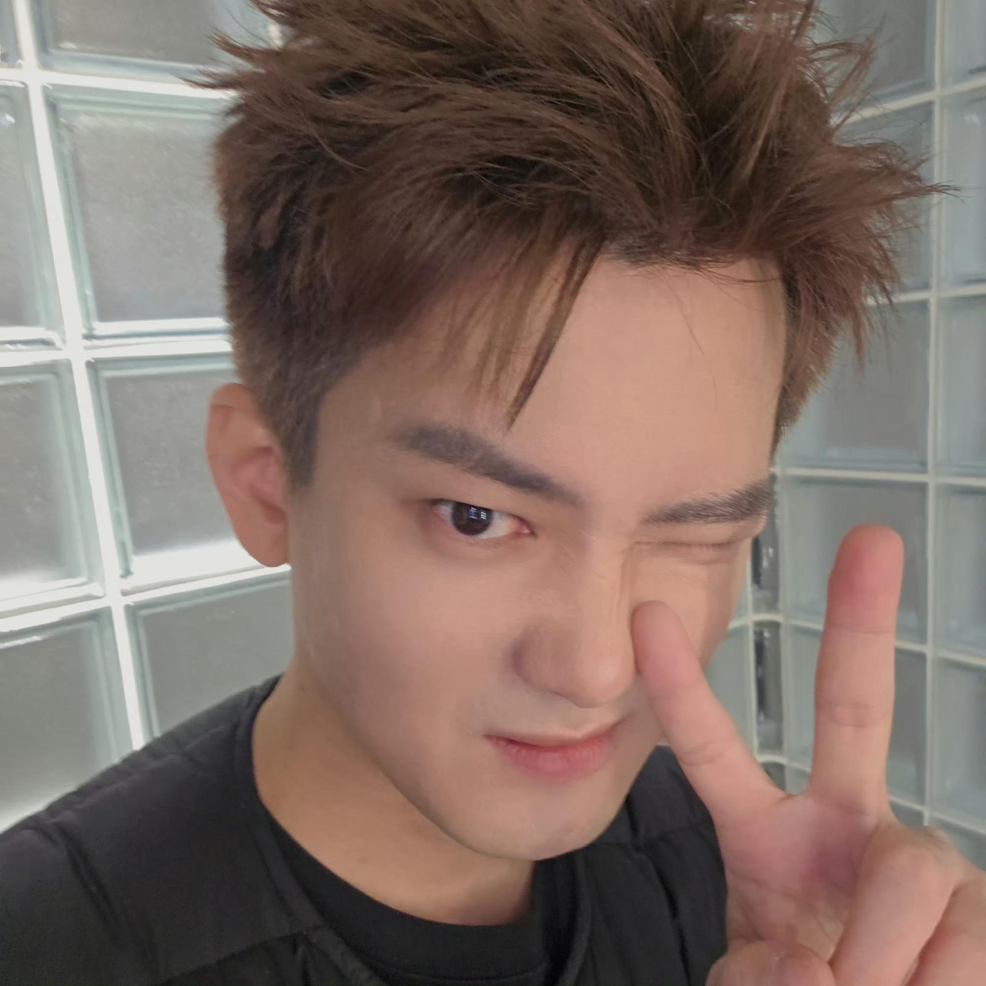 条总生日快乐！！！！熊梓淇0606生日快乐 又是一年六月六，吃好喝好心情好～万事