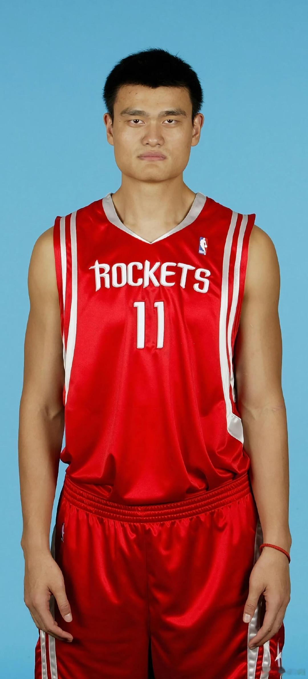 姚明这段采访太通透了 褪去所有头衔，姚明不过是个爱陪家人、喜欢看书解压的普通人。