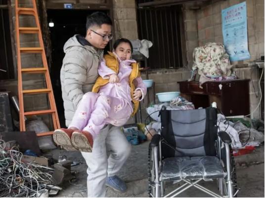 2019年，陕西一男子爱上重庆女网友，为了追求这个女网友，男子不顾一切奔赴重庆表