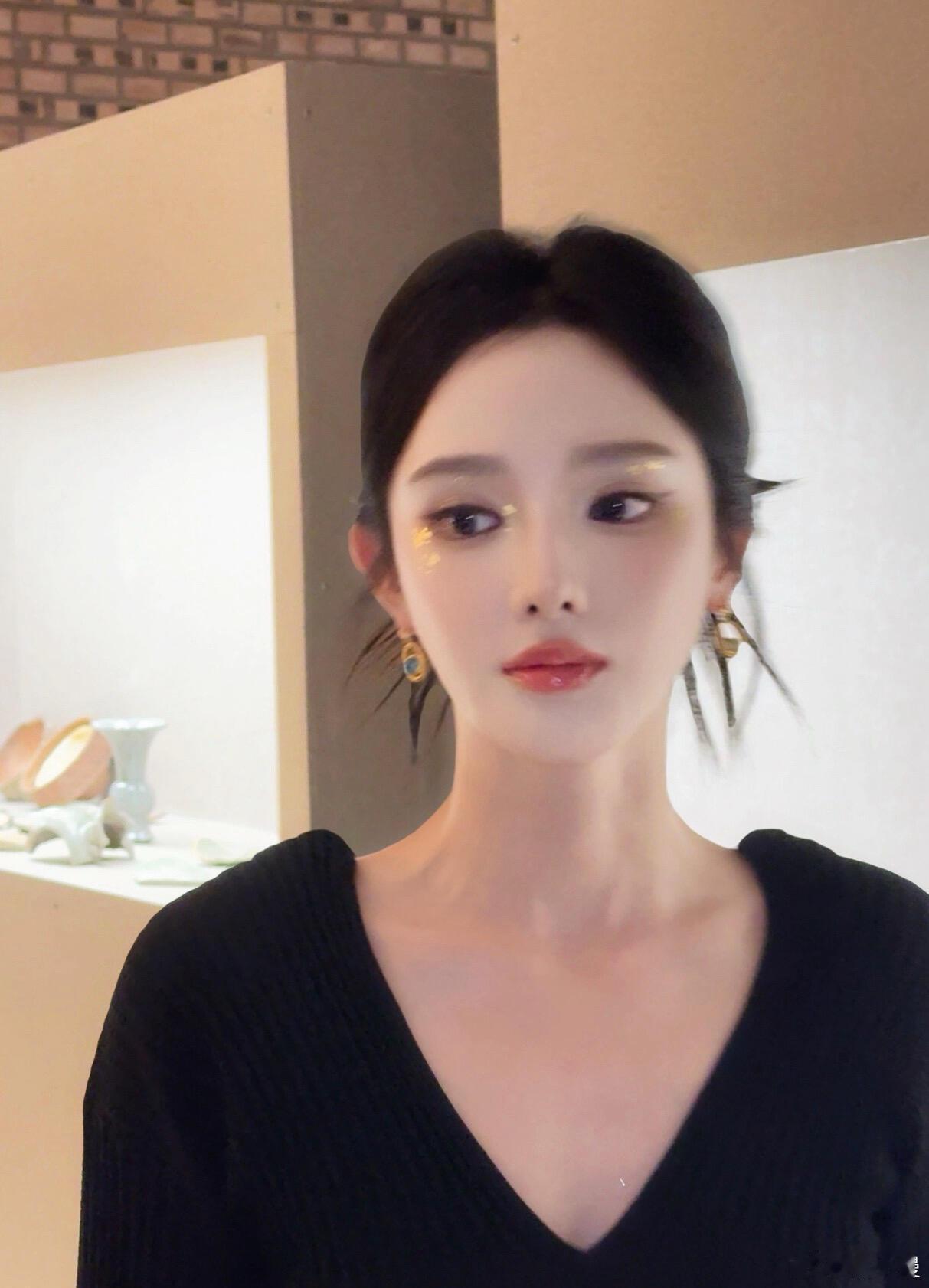 内娱又上新了免费明星见面会 彭小苒你也太宠粉了～生日见面会全程免费还不让送礼物，