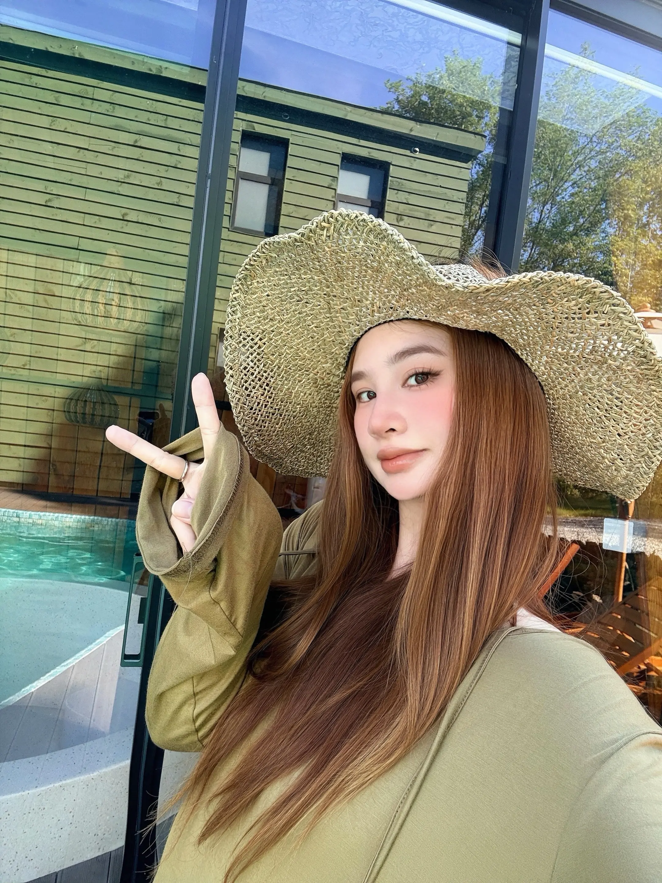 🎞//播放夏日短片。