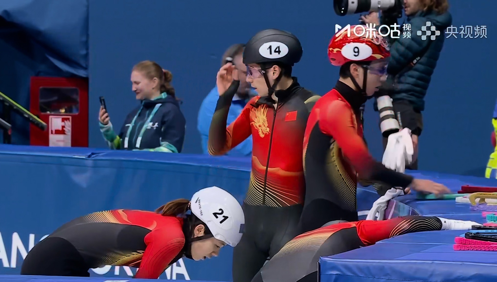 短道速滑混团接力中国短道队混接第四中国短道混接无缘奖牌中国短道速滑距离卫冕一度非