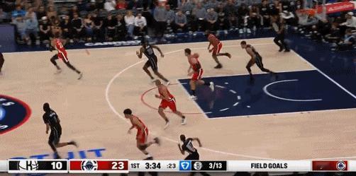 无解！哈登的撤步三分真不好防！
在今天NBA常规赛快船对阵篮网的第一节比赛中，哈