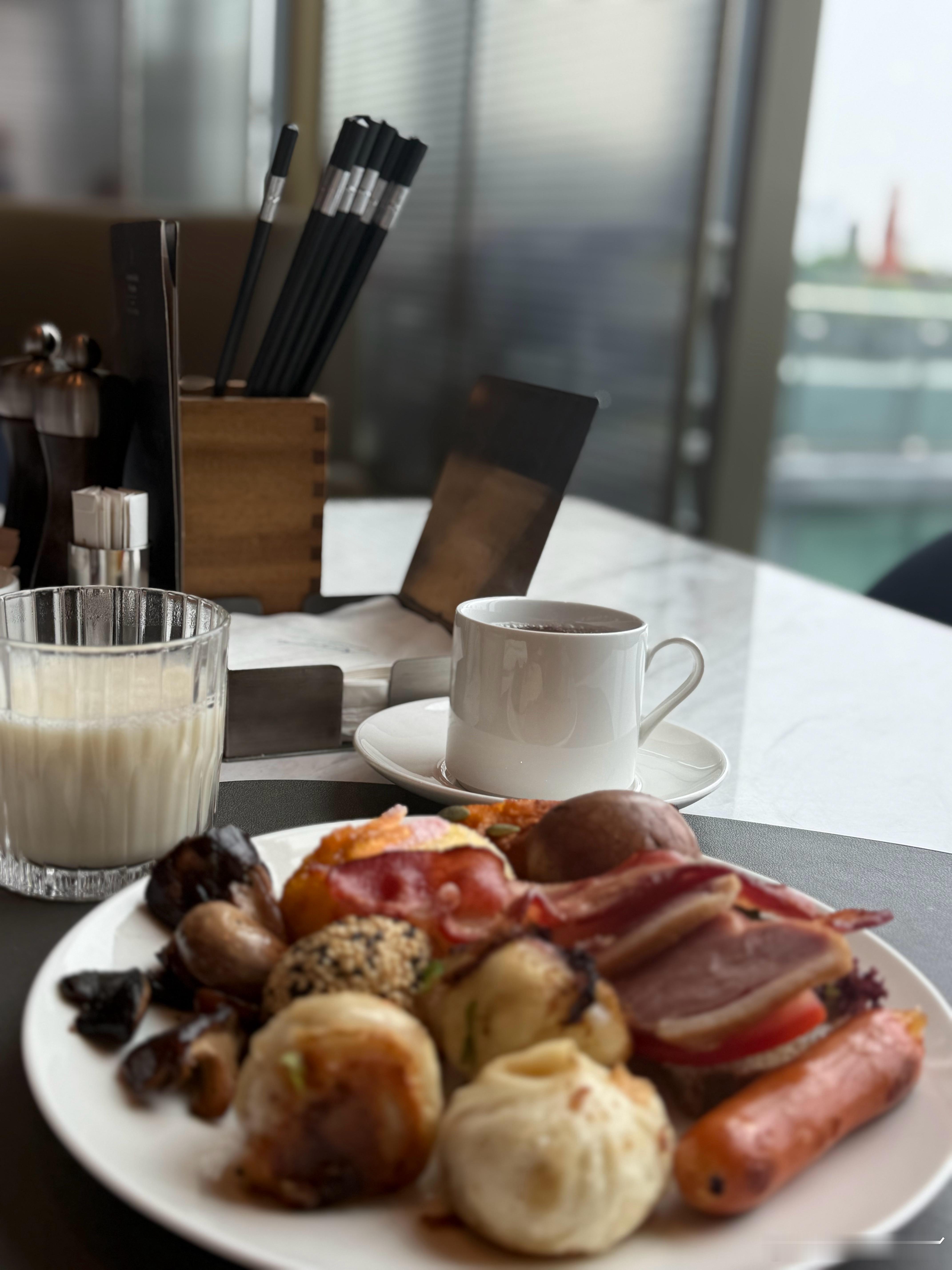 觉是在上海睡的，早餐是在杭州吃的早餐打卡 杭州·远洋凯宾斯基酒店·伯托美食廊