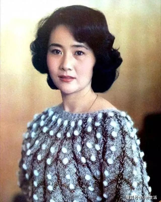 66岁郎平退役后的露面视频，不靠脸吃饭却要去整容，曾经赛场上眼神坚定、浑身充满韧