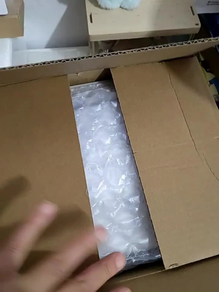 小泉到货啦，超喜欢小鲨鱼🦈挂件，跟着小莎一起变美吧😍