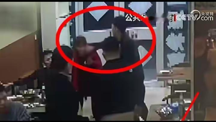 重磅新规！2026起还手≠互殴，正当防卫撑腰，彻底告别和稀泥执法
 
2026年