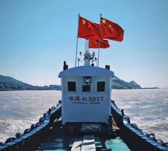 不容轻辱！五星红旗绝非外国船只可随意悬挂的装饰
 
国旗之尊，系于主权；船旗之严