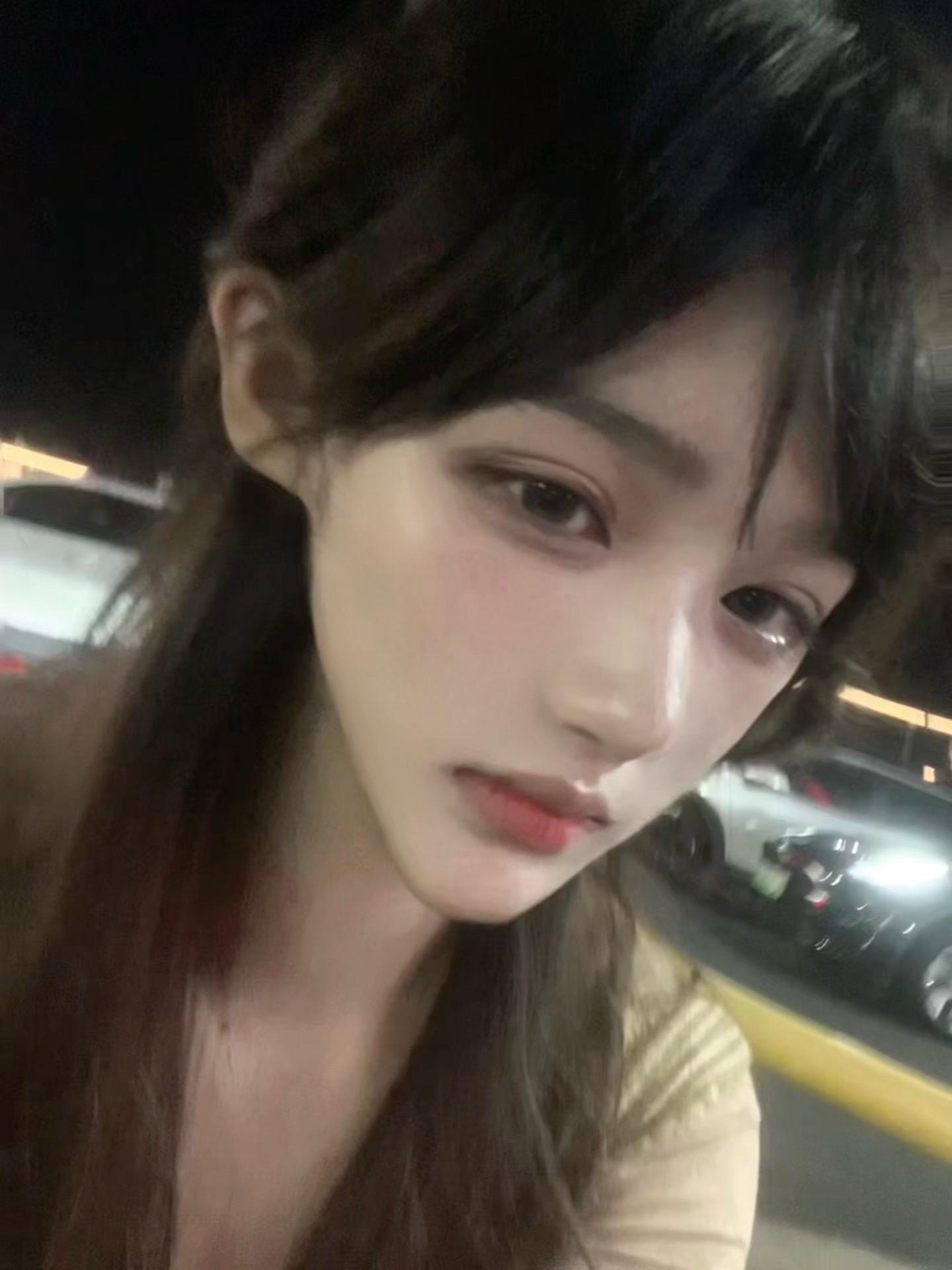 何尝不想不再一个人 但我总会搞砸一切关系