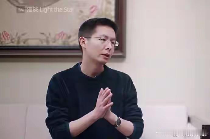 呵呵！
明年“宇树机器人”就能上初中了！🥰