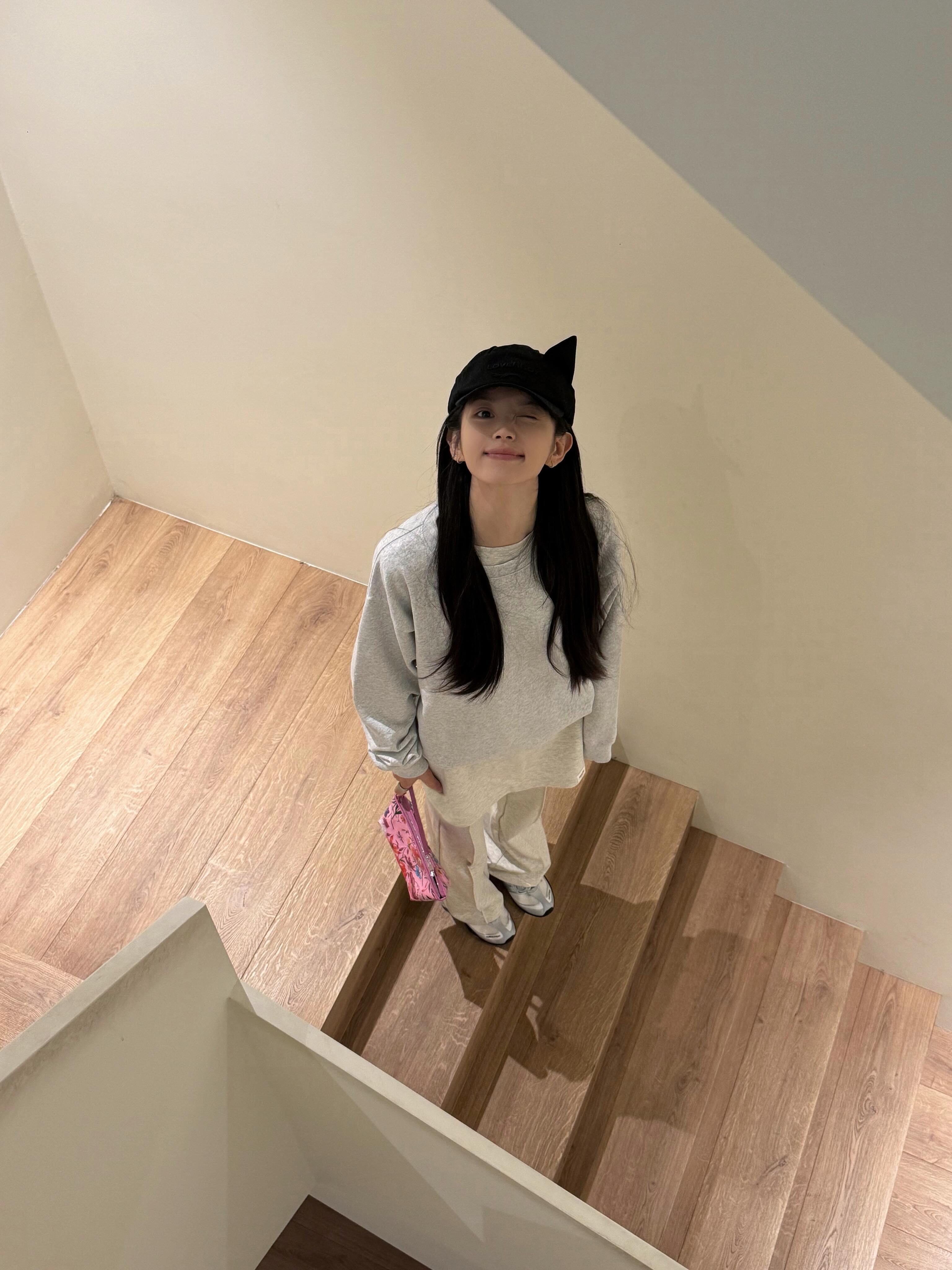 田曦薇/壁纸分享最好的友情就是各自忙乱，互相牵挂. 
