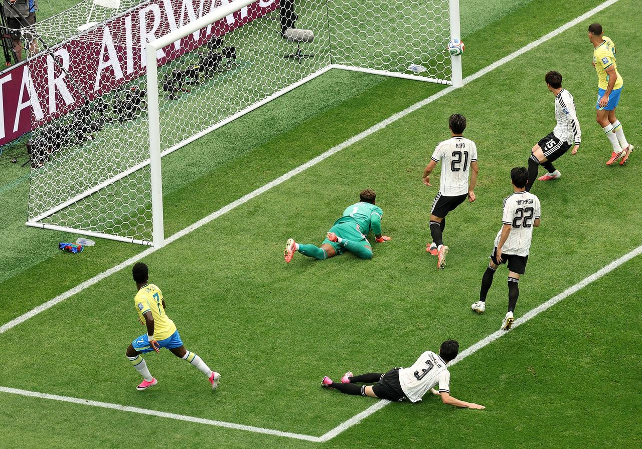读秒绝杀！巴西 2-1 逆转日本，日本淘汰赛魔咒依旧没破
北京时间 6 月 30