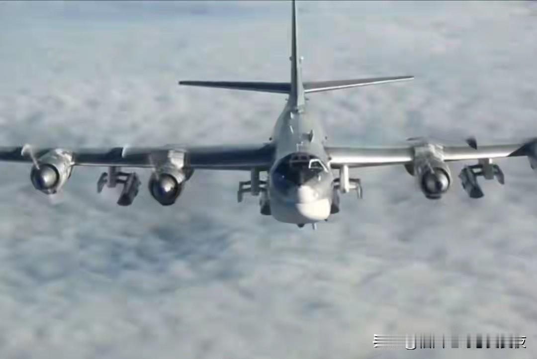 俄军复仇不隔夜：13架轰炸机和数百架无人机炸乌克兰