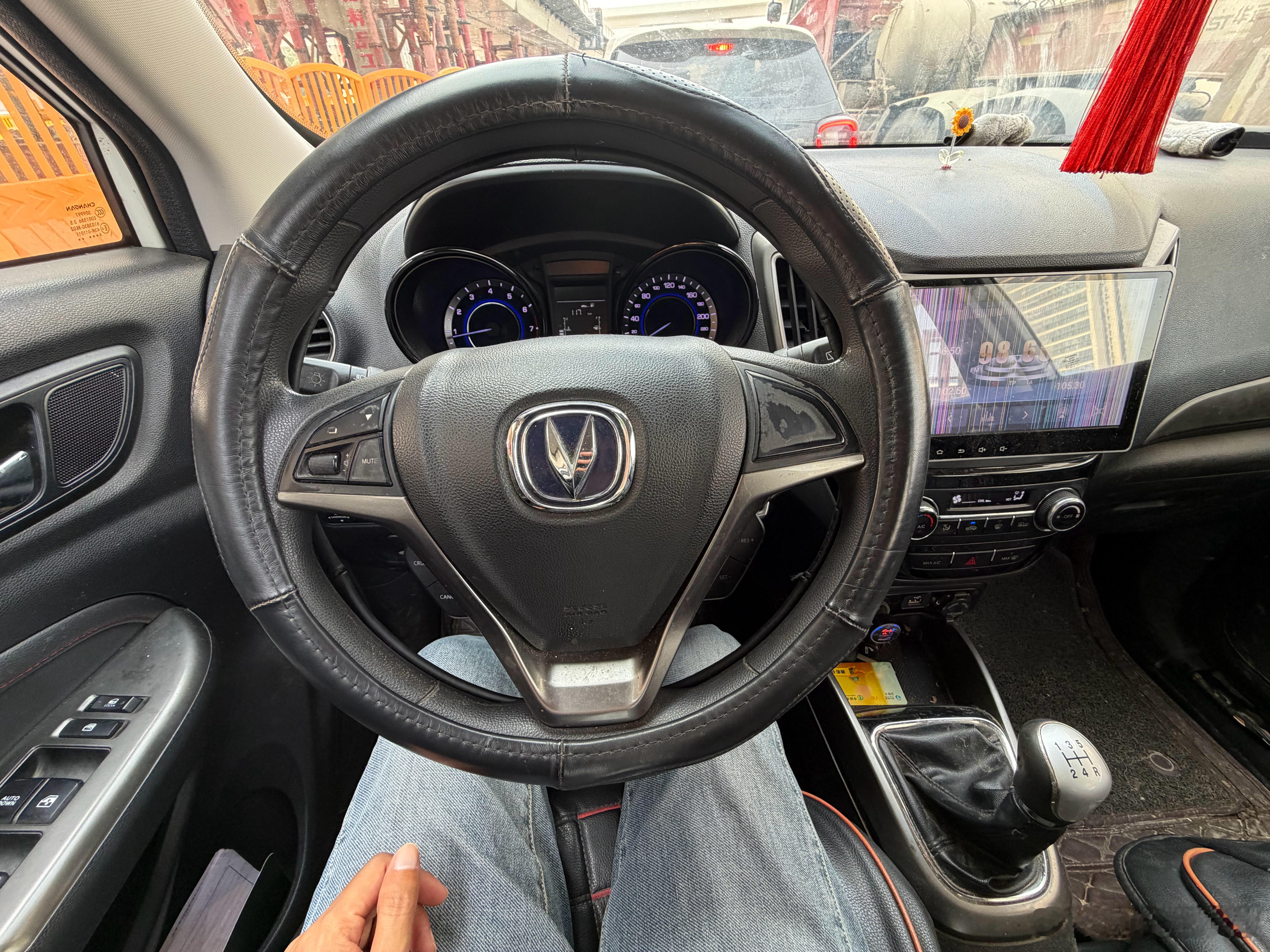 今天再收获一台小卡拉咪2017年长安cs151.5L手动原版9万公里万元车一台 