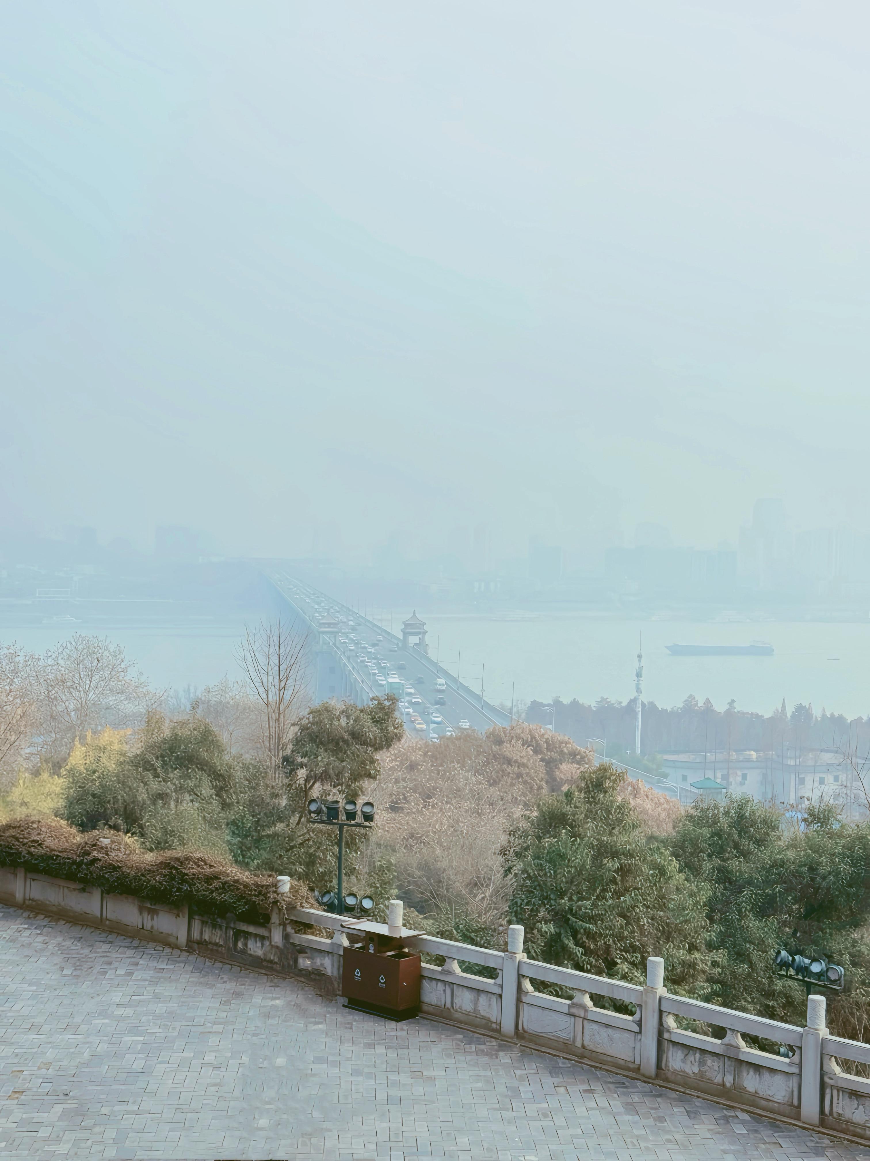 路过你路过的城市  ​​​