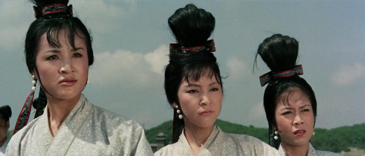 李翰祥的风月片
如果李翰祥的黄梅调电影表现为“雅”，那么风月片的表现就是“俗”。