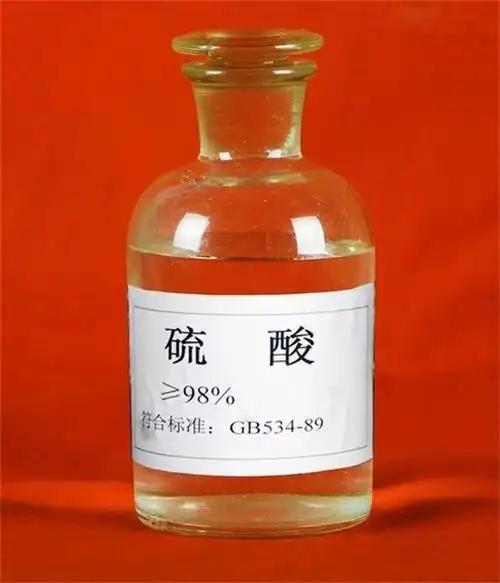 一船硫酸让全球慌了神，中国攥紧供应阀门，制造中心地位稳了。今年 5 月，受中东局