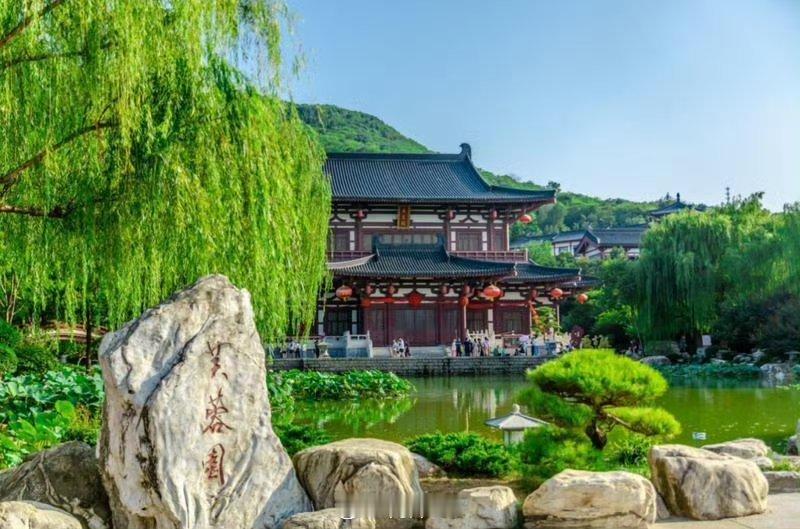 【西安多家景区推出教师节免票福利】教师节来临之际，西安多家文博景区、文旅场馆推出