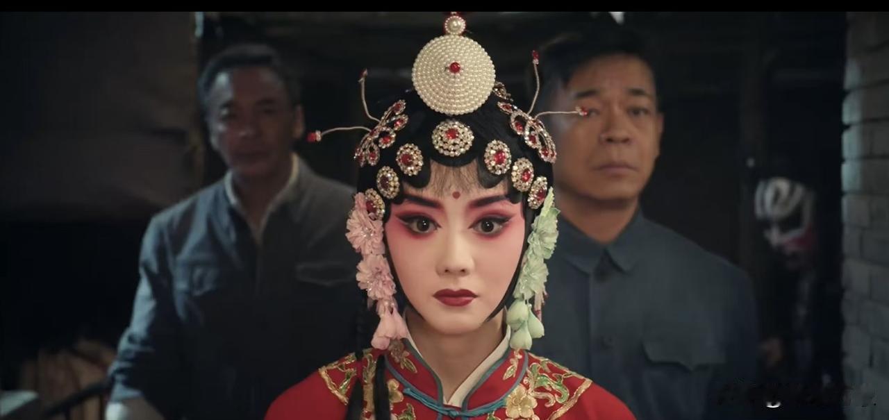 电视剧主角 里忆秦娥 演出妆造！
你最喜欢这部剧里的哪个人物？哪个人物给你留下的