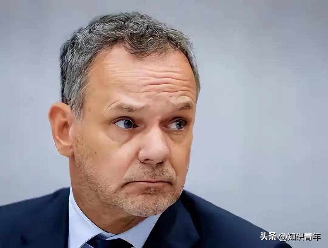 卡脖子失败！安世中国下逐客令，荷兰致电北京，许下2大承诺

这事得从头说。去年9