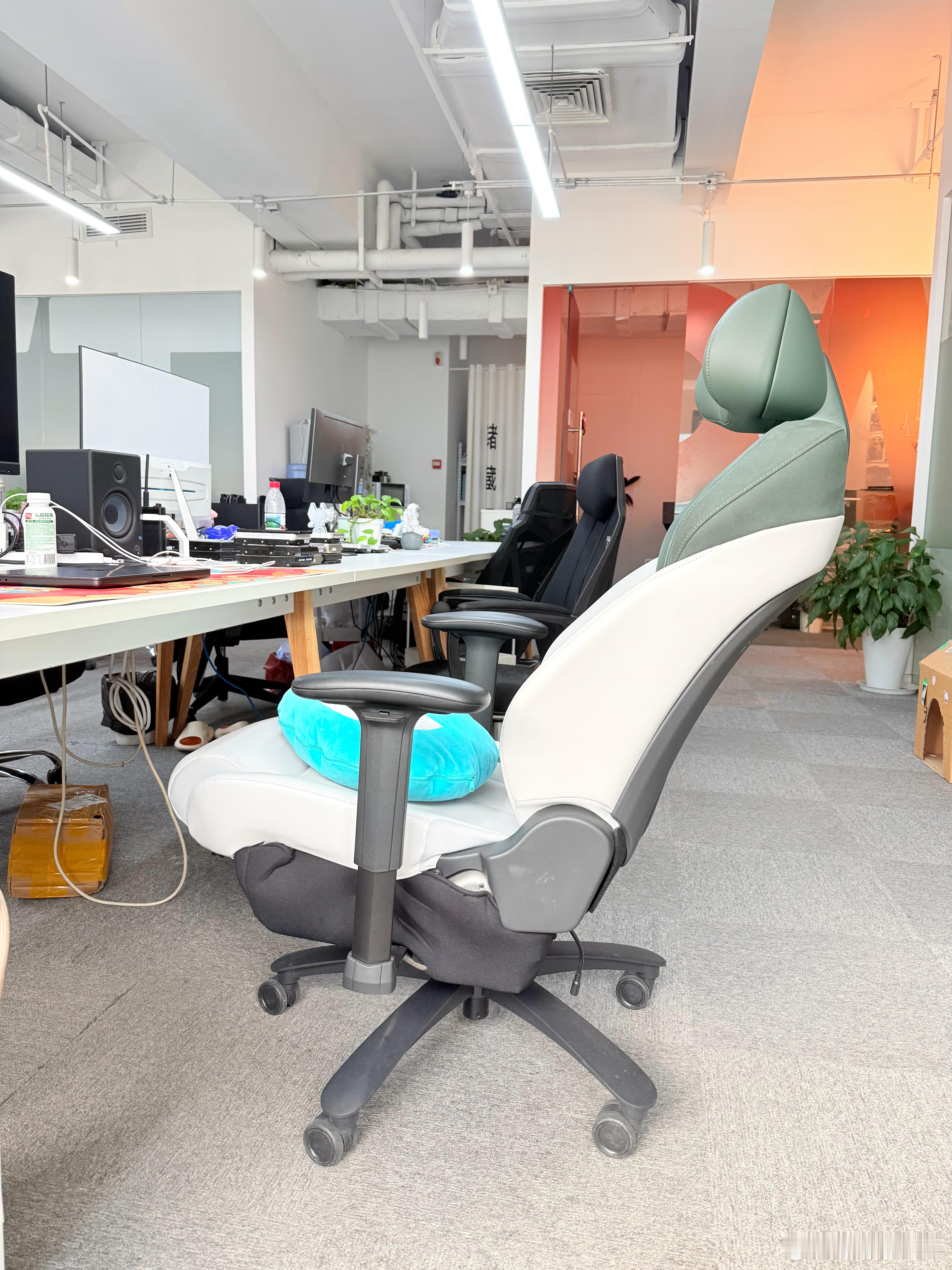 N6和N7的舒适，已经具像化到写字楼和用户家里！东风日产n6东风日产n7