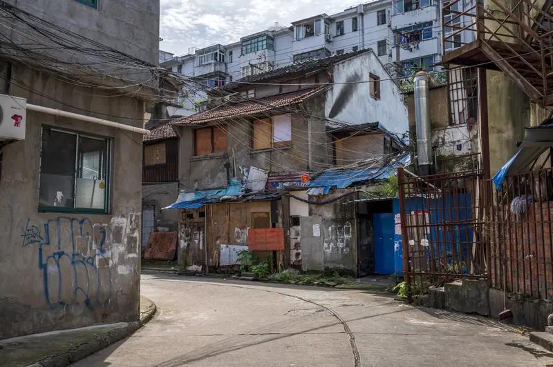 上海户口挂靠竟然导致亲情反目，在动迁利益面前血缘竟不堪一击！上海不少老房子遇上动