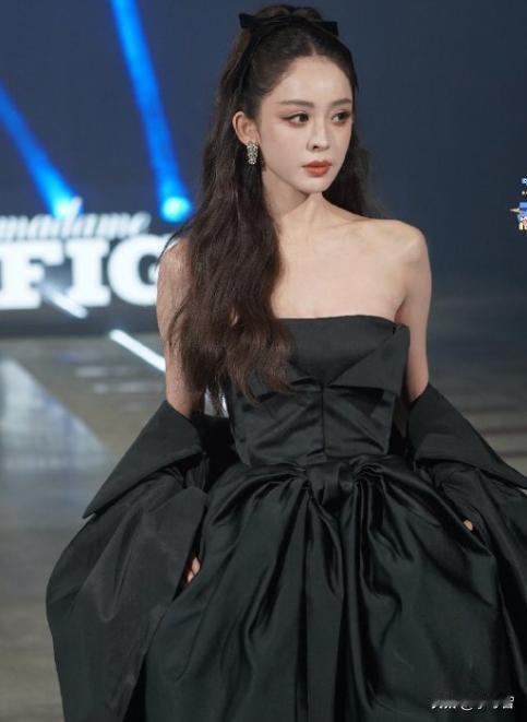 原来费加罗红毯是精品传媒集团旗下品牌《Madame Figaro》主办的费加罗风