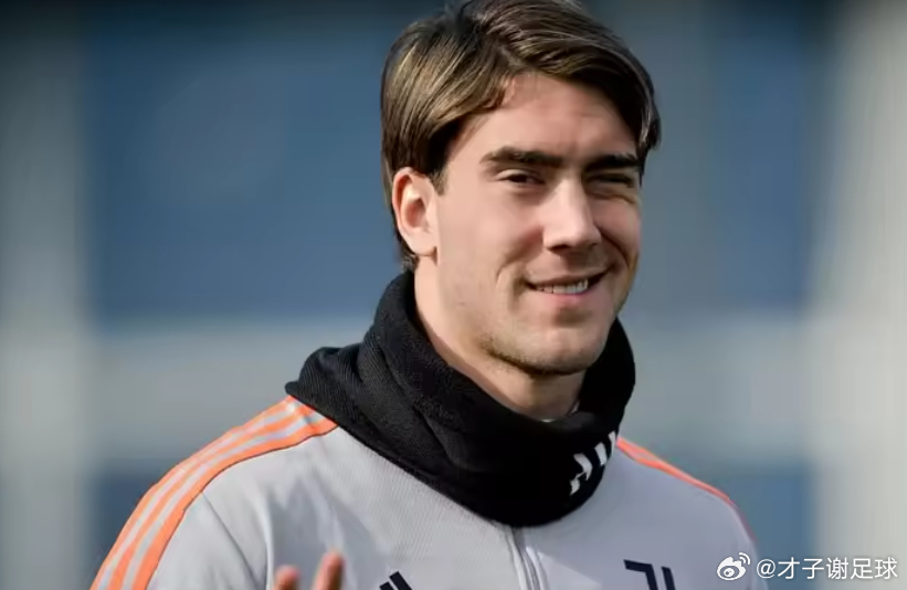 据《米兰体育报》报道，尤文图斯有望与弗拉霍维奇达成一项折中的续约方案。弗拉霍维奇