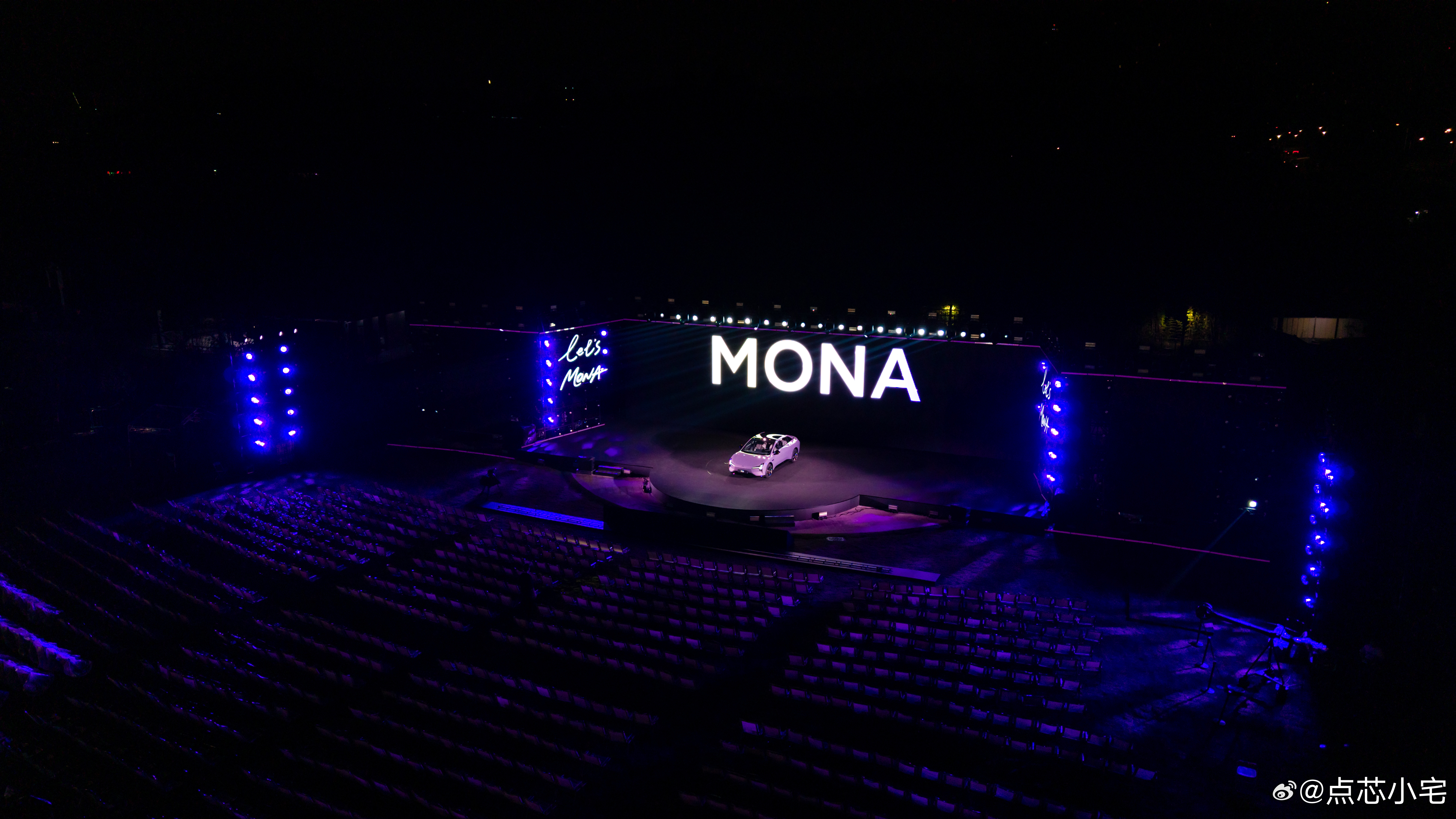 昨晚在广州，小鹏MONA M03的上市活动没走常规的新车发布套路，直接办成了一场
