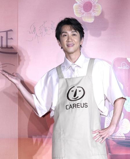 陈汉典回应婚礼嘉宾名单 12日据台媒，陈汉典被问婚礼是否有邀请小S，他会表示：“