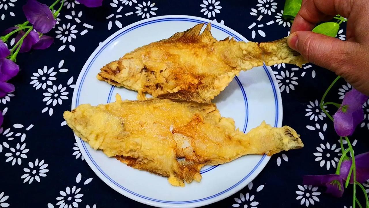 炸小鱼绝招：告别面粉鸡蛋，外酥里嫩，凉了也香脆

炸小鱼技巧确实非常详尽且实用，